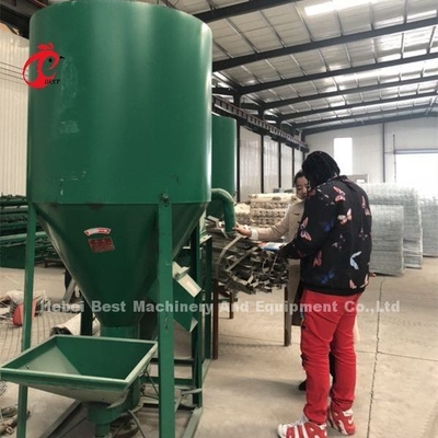 Máquina de mezclar y moler de la fábrica de piensos para la producción de piensos para la granja de pollos Doris